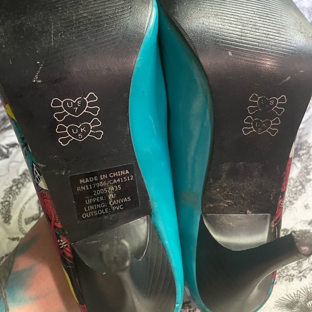 Stylish Blue Bow Flats with Graphic Design on Sides - Picture 6 of 7
